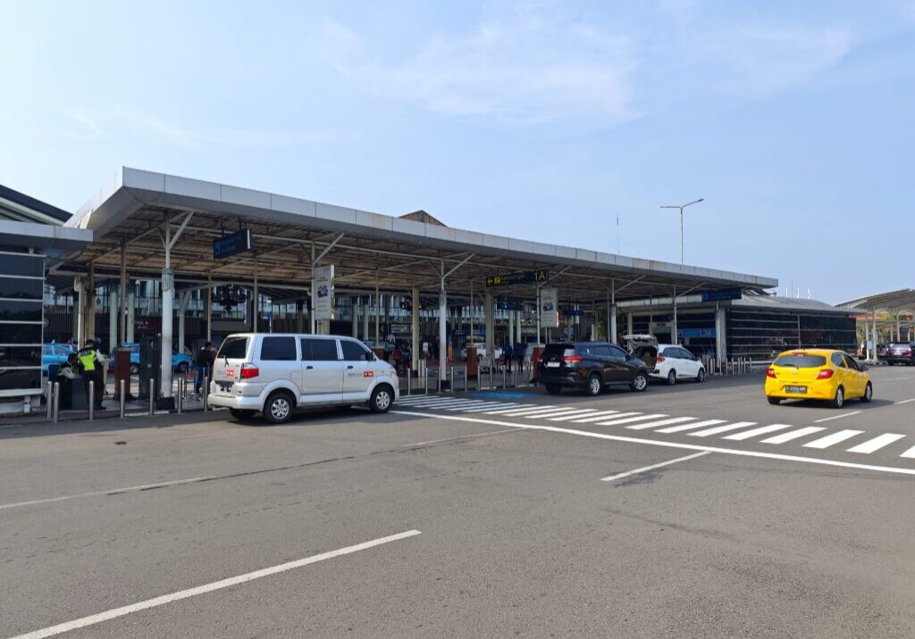 Private Car Airport pickup